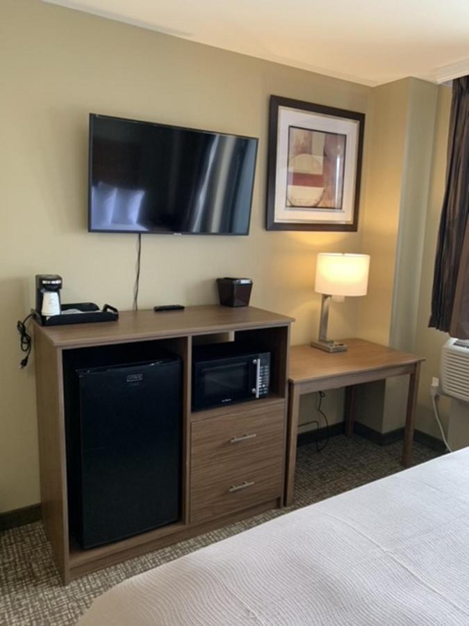 Astoria Delancy Inn & Suites New York Exterior photo
