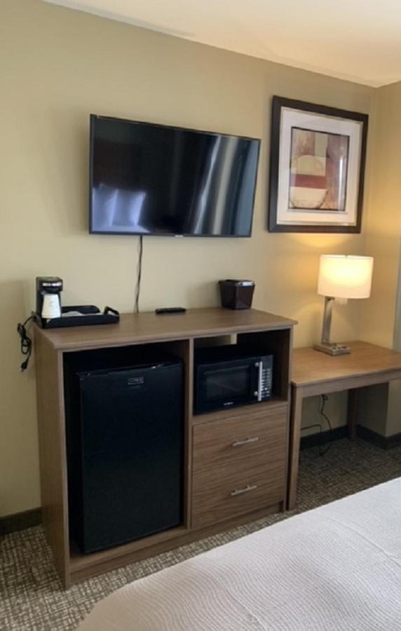 Astoria Delancy Inn & Suites New York Exterior photo